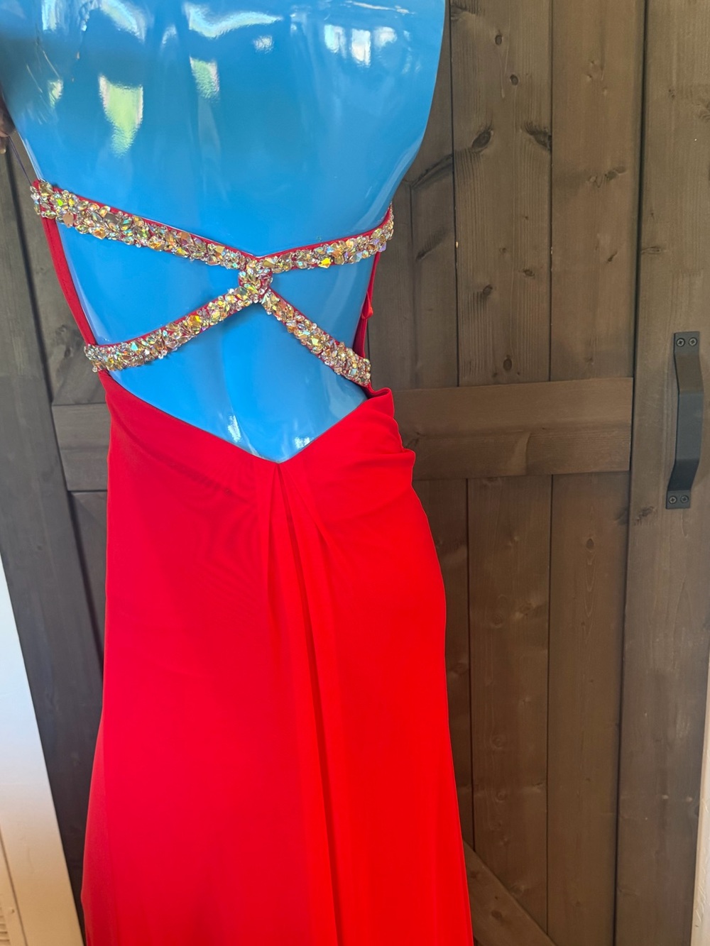 Authentic La Femme Red Strapless Gown with Sweatheart Neckline and Crossed Back - Picture 4 of 13